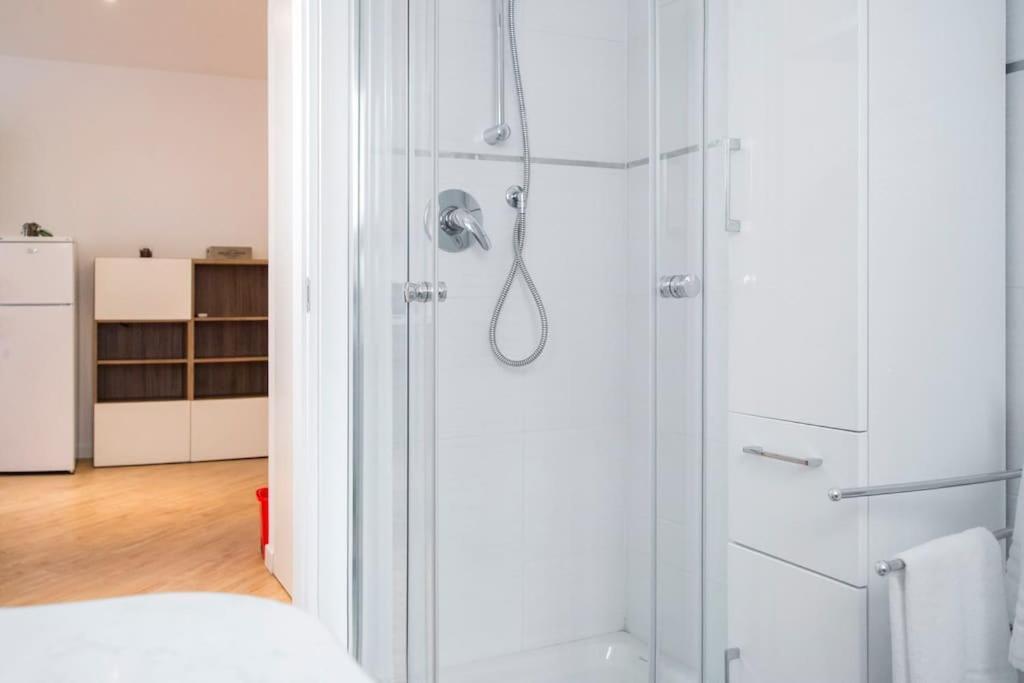 B&B Gocciadoro 26 Nuovo, Climatizzato, Zona Ospedale, Posto Auto 特伦托 外观 照片