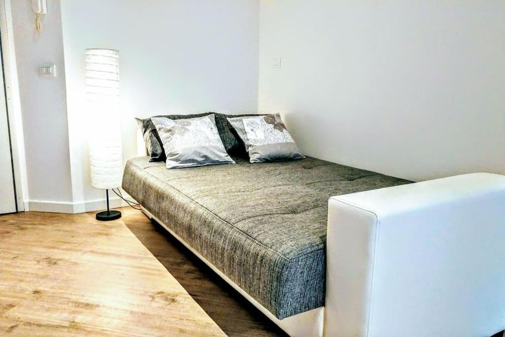 B&B Gocciadoro 26 Nuovo, Climatizzato, Zona Ospedale, Posto Auto 特伦托 外观 照片