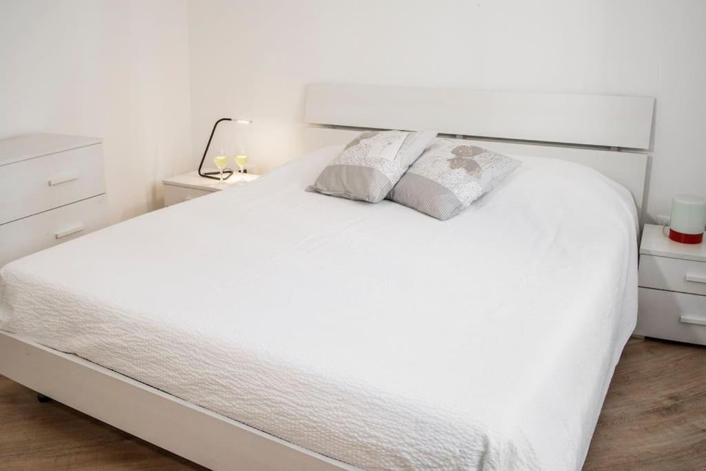 B&B Gocciadoro 26 Nuovo, Climatizzato, Zona Ospedale, Posto Auto 特伦托 外观 照片