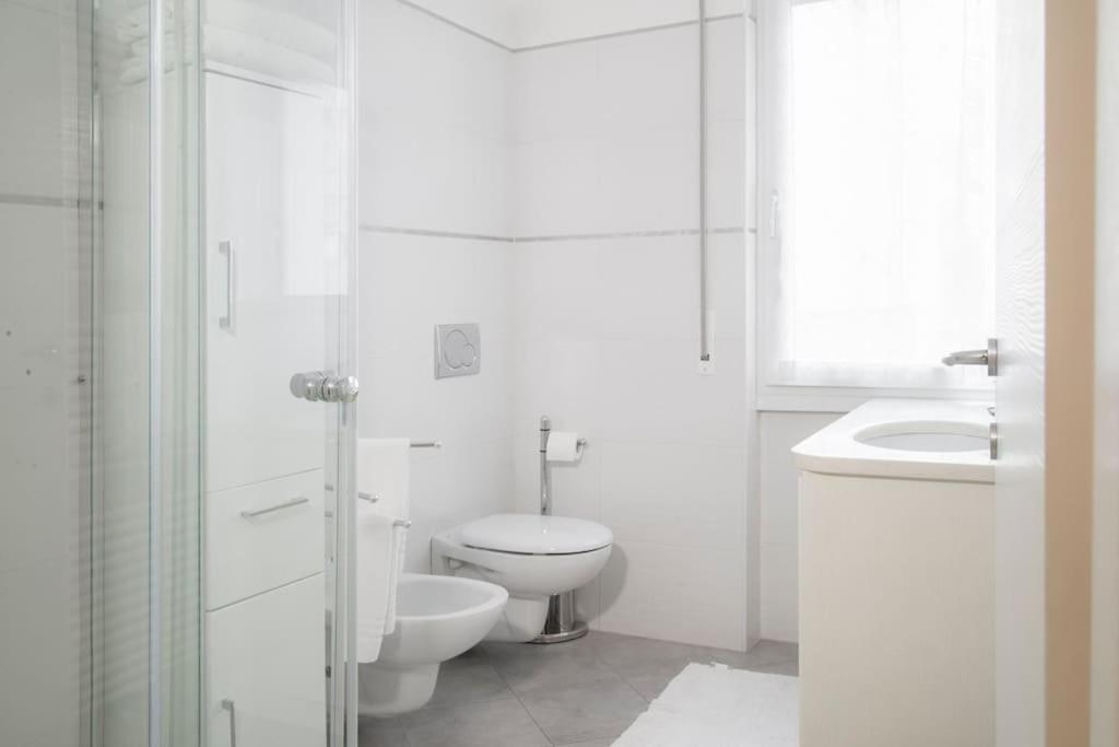 B&B Gocciadoro 26 Nuovo, Climatizzato, Zona Ospedale, Posto Auto 特伦托 外观 照片