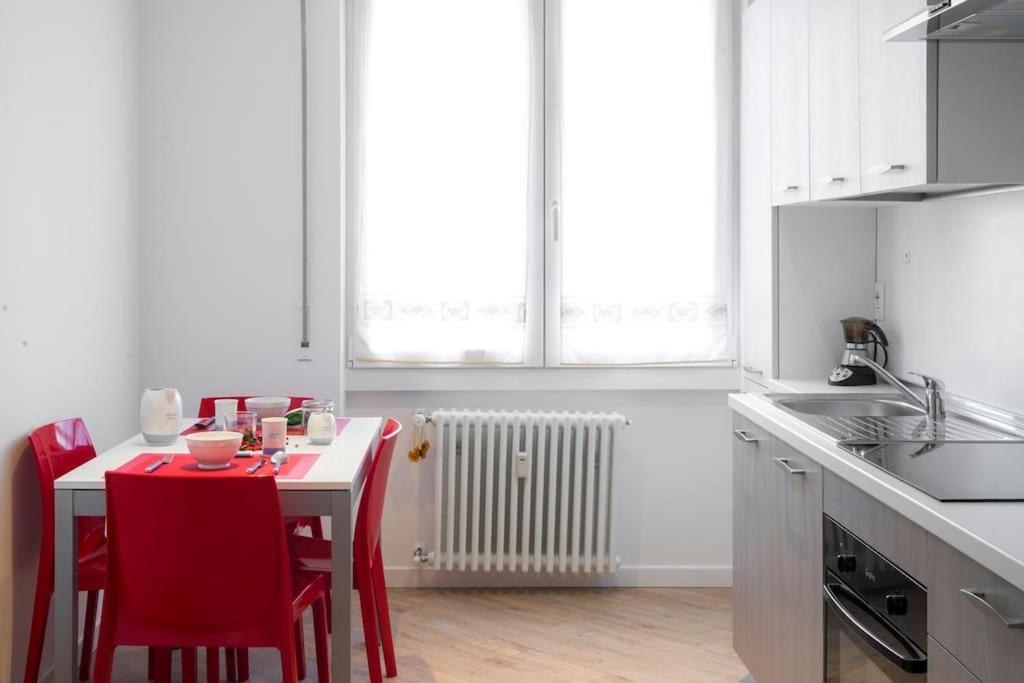 B&B Gocciadoro 26 Nuovo, Climatizzato, Zona Ospedale, Posto Auto 特伦托 外观 照片