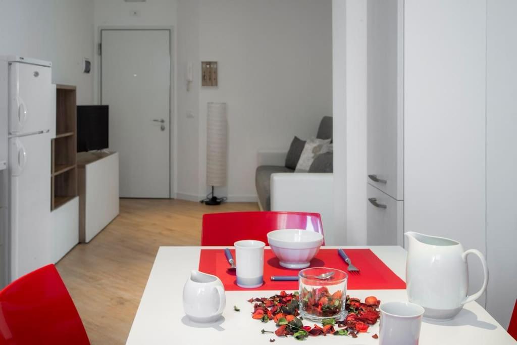 B&B Gocciadoro 26 Nuovo, Climatizzato, Zona Ospedale, Posto Auto 特伦托 外观 照片